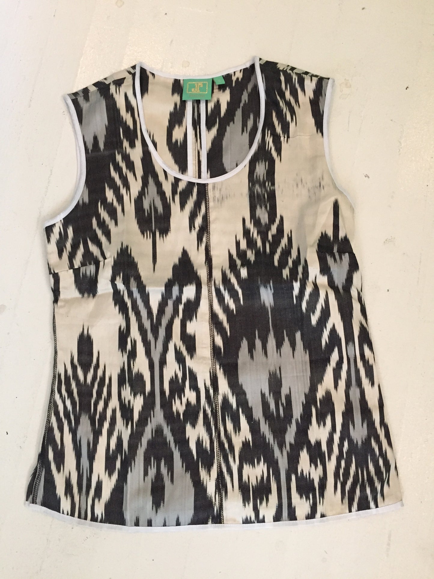 The Montauk Top in Black and White Zigzag